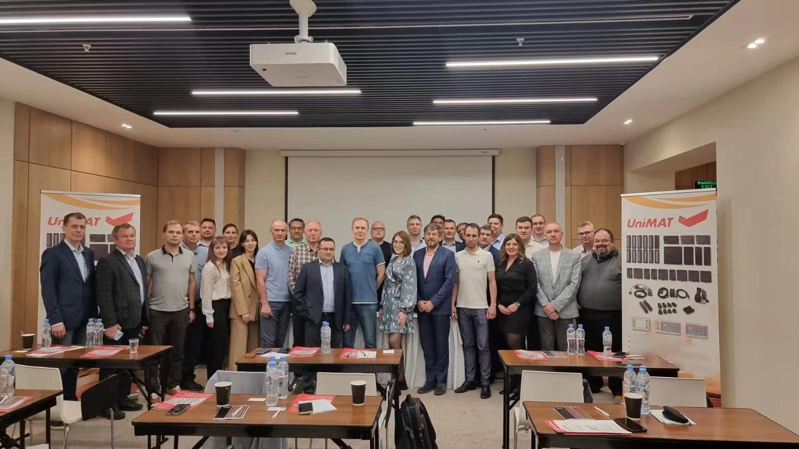 讓國產(chǎn)PLC走向世界，億維人從未止步--賀億維自動化海外代理商培訓活動圓滿成功